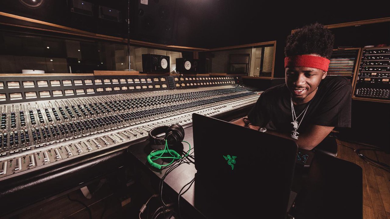 Включи битмейкер. Студия метро Бумина. Metro Boomin на студии. Монтана битмейкер. Metro Boomin продюсер.