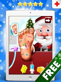 A Santa’s Foot Spa Salon - Little Doctor Saves the Christmas Presents 2015 screenshot, image №887625 - RAWG
