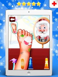 A Santa’s Foot Spa Salon - Little Doctor Saves the Christmas Presents 2015 screenshot, image №887630 - RAWG