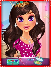 Campus Fashion Girl - Makeup & Dress up Salon Spa screenshot, image №1596786 - RAWG