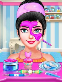 My First Date Makeover Salon screenshot, image №985461 - RAWG